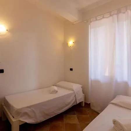 Ampia Con Piscina E Vista Per 12 Persone * Olbia
